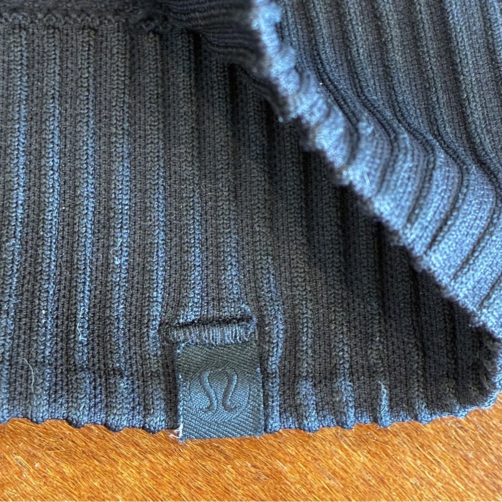 Women’s Lululemon Rest Less Textured Hoodie Black Thumbholes Size 10 EUC - Picture 5 of 9